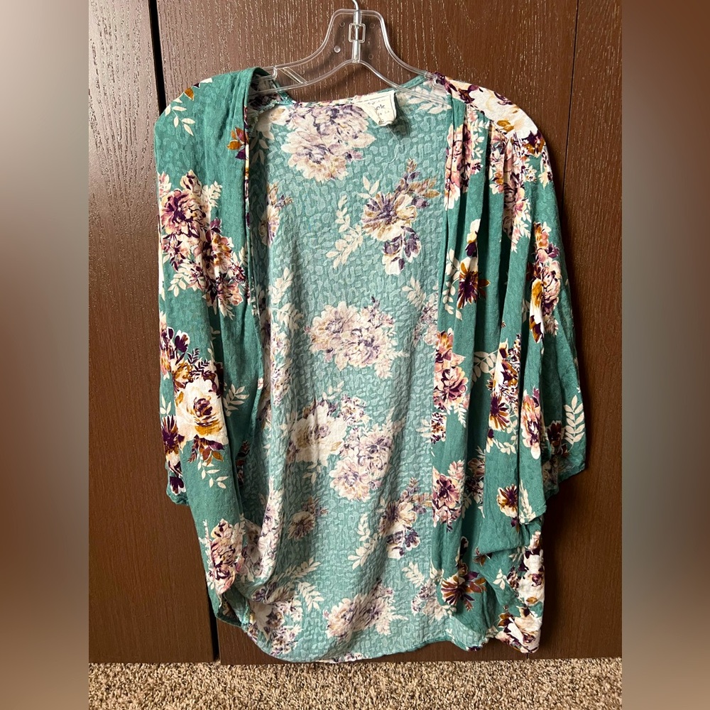 Woman’s Floral Shall